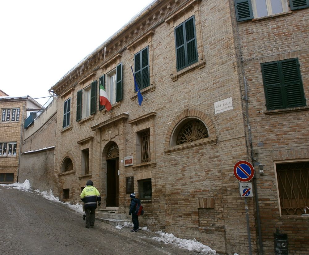 Le scuole riaprono venerdì