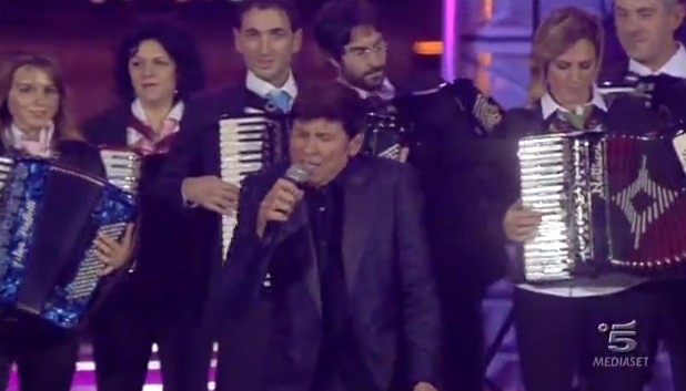 La fisarmonica suona con Gianni Morandi