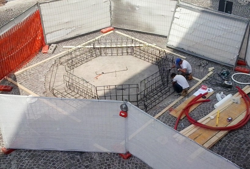 Fontana in piazza, cominciati i lavori