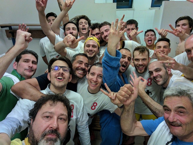 La Vis basket festeggia la promozione in C