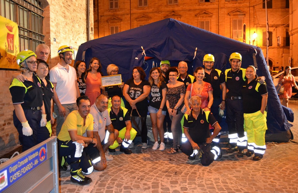 Una tenda ad uso logistico per la Protezione Civile