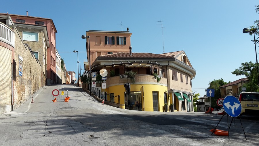 Inversione di marcia in via Marconi e Battisti